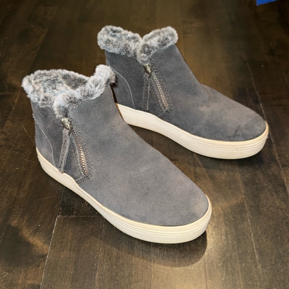 Dolce Vita mini boots